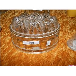 VINTAGE GLASS DISH
