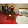 Image 3 : VITNGE COFFEE GRINDER - CAST AND WOOD