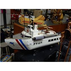 WOOD PT 109 MODEL BOAT