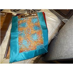 TABLE RUNNERS - NEW - 6PC