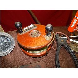VITNAGE WOOD PETZ REEL - WIHT COUNTER ON HANDLE