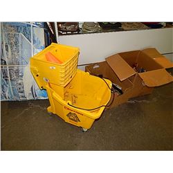 LIKE NEW MOP BUCKET AND WRINGER + PILON