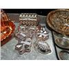 Image 1 : METAL COOKING MOLD - 8 TOTAL