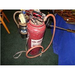 WATER SUPPLY TANK WITH HOSE- TRUCO - 4 GALLONS