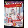 Image 2 : The Claw Candy Machine