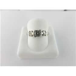 135-13880:14K white gold trinity ring