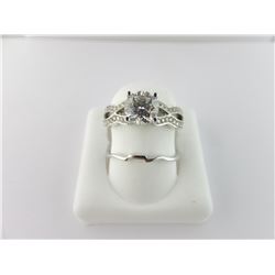 135-13898:18K white gold diamond engagement ring