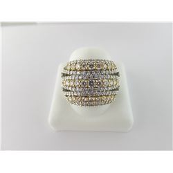 160-20107:18K white and yellow gold diamond ring