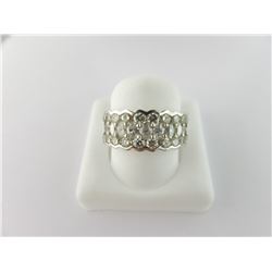 162-10057:18K white gold diamond ring