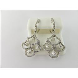 176-16794:18K white gold diamond earrings