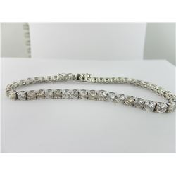 180-13326:14K white gold diamond tennis bracelet