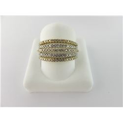 196-12004:10K white and yellow gold diamond ring