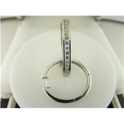 176-16107:18K white gold diamond hoops