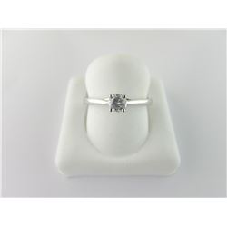102-11608:10K white gold diamond solitaire ring