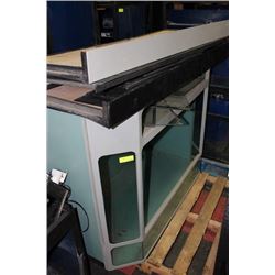 DISPLAY PET KENNEL NO FRONT GLASS