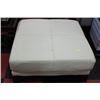Image 1 : WHITE LEATHER OTTOMAN