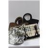 Image 1 : BOX OF 3 PURSES AND 2 SUMMER BAGS