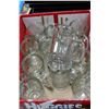 Image 1 : BOX W/ RESTAURANT QUALITY BEER MUGS