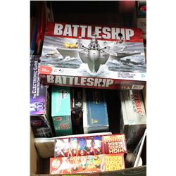 LRGE BOX OF GAMES:BATTLE SHIP,TRIVIAL PERSUIT,RISK