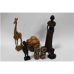 BOX W/ AFRICAN WOOD ORNAMENTS