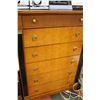 Image 4 : LEDA 6 DRAWER DRESSER SOLD W 2 NIGHT STANDS