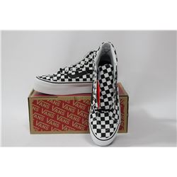 PR OF VANS MENS SIZE 7/WOMENS SIZE 8.5 SHOES