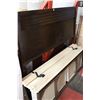 Image 1 : QUEEN SIZE WOOD HEADBOARD W SLATS