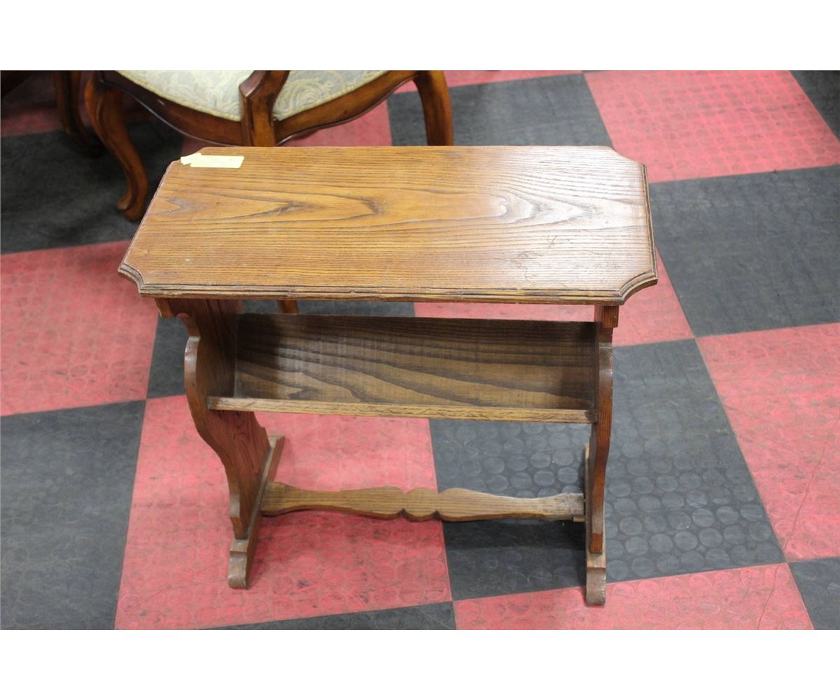 VINTAGE WOOD SIDE TABLE / MAGAZINE RACK