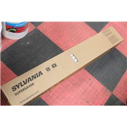 BOX OF 30 SYLVANIA FLUORESCENT LIGHTBULBS 30WATT