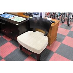 SHOWHOME ACCENT CHAIR