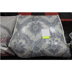 KING SIZE COMFORTER WITH BED SKIRT