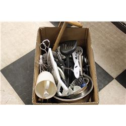 BOX OF KITCHEN ACCESSORIES