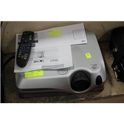 HITACHI CPX-445 MULTIMEDIA HI-DEF PROJECTOR