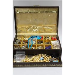 JEWELLERY BOX WITH CONTENTS