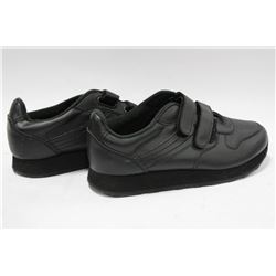 NEW BLACK LEATHER CROSS TREKKERS NON-MARKING