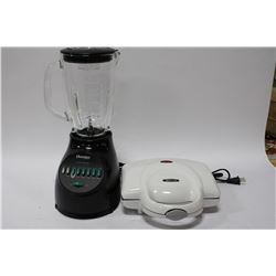 OSTERIZER BLENDER SOLD WITH BELLA SANDWICH GRILL