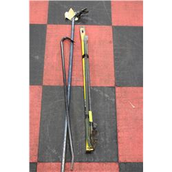 BUNDLE OF CROWBARS, LARGE PRY BARS