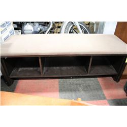 WOODEN BENCH WITH FABRIC CUSION