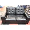 Image 1 : NEW BLACK LEATHER GAMING LOVE SEAT