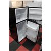 Image 3 : DANBY BLACK AND BRUSH NICKEL APT SIZE FRIDGE