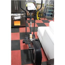 WESLO MOMENTUM CT 6.2 ELIPTICAL