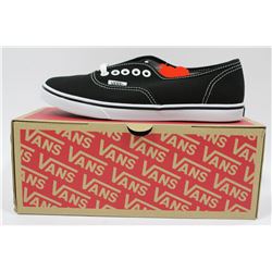 PAIR OF NEW VANS SHOES MENS SIZE 4.5