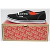 Image 1 : PAIR OF NEW VANS SHOES MENS SIZE 5