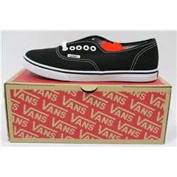 PAIR OF NEW VANS SHOES MENS SIZE 5.5