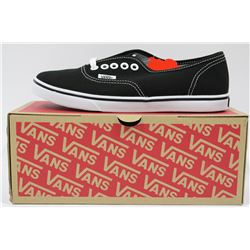 PAIR OF NEW VANS SHOES MENS SIZE 6.5