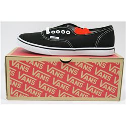 PAIR OF NEW VANS SHOES MENS SIZE 7