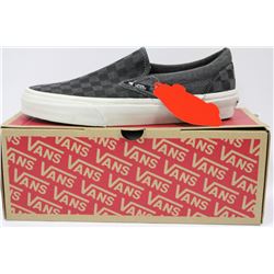 PAIR OF NEW VANS SHOES MENS SIZE 7.5