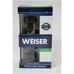 WEISER HALL AND CLOSET HANDLE SET X2