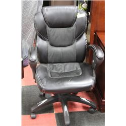 BLACK LEATHER OFFICE CHAIR W/ ADJUSTABLE ARMS