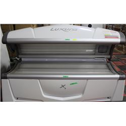 LUXURA X3 II LAYDOWN TANNING BED